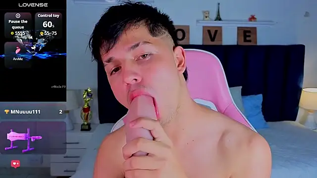 Chat XXX en directo de Issac_james_