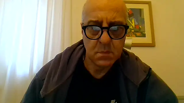 ANONIMO7735 Show in webcam