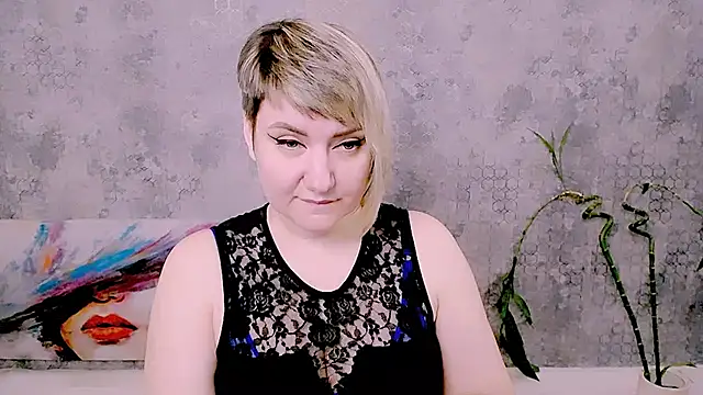 Djullia Live XXX-chat