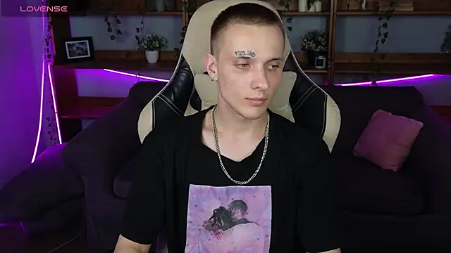 Dreamkain Live XXX chat