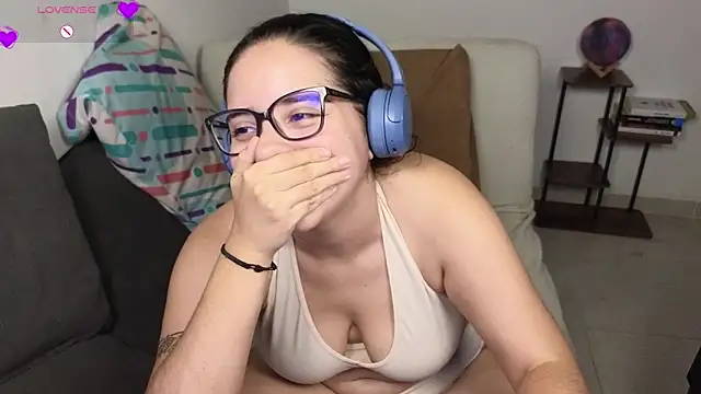 blue__moon_'s Live XXX Chat
