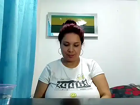 Show de Canella_Lovely na webcam