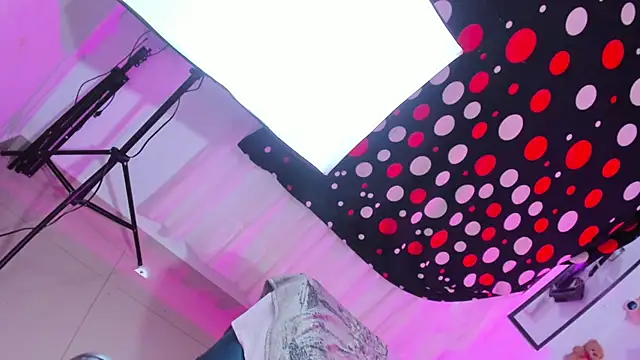 Rihanna_hotx Show in webcam