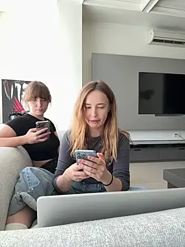 Nura_n_Sarah's Webcam Show