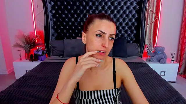 Rebecca_Diamond – Naživo XXX chat