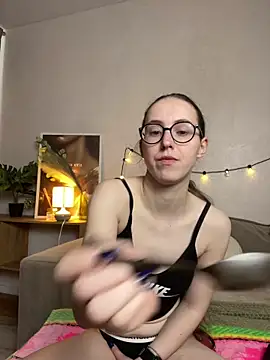 Chat +18 de MartiniiSelenna ao vivo