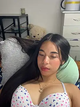 Czat XXX na żywo – Milleradhara24