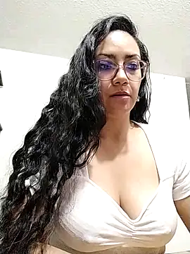 Salma-sweet Adlı Modelin Canlı XXX Sohbeti