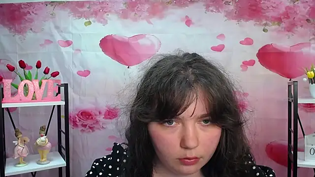 NeonilaLisova 现场XXX聊天