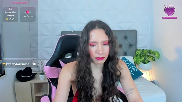 Chat XXX en directo de valeryn__rosse