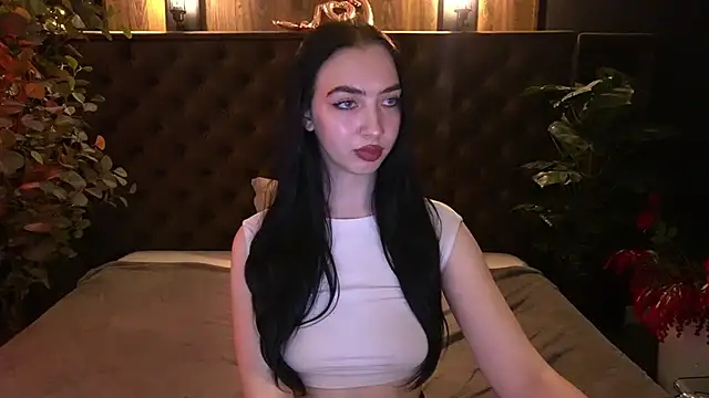 XXX chat uživo modela WildKittenX_
