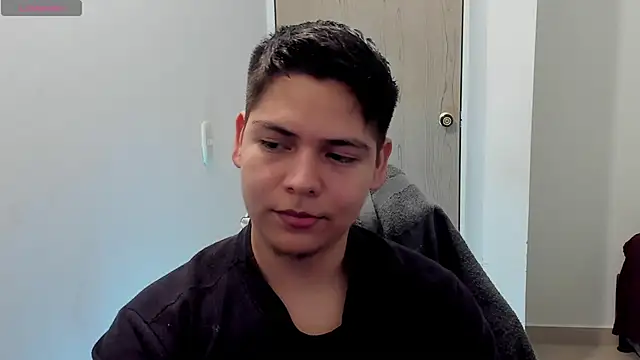 Show modela Asta_YunoXXX na web-kameri