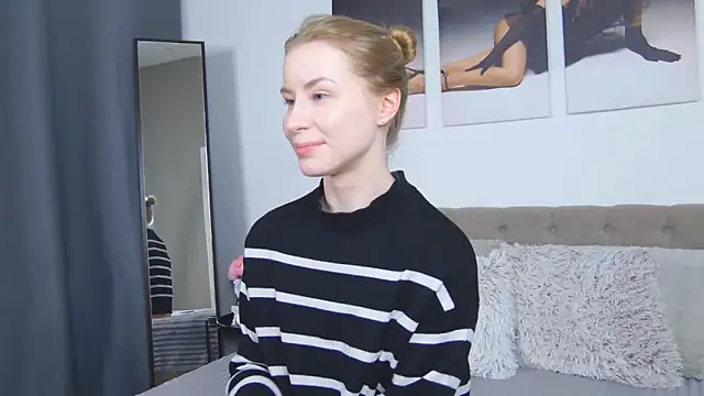 VioletiSwone's Live XXX Chat