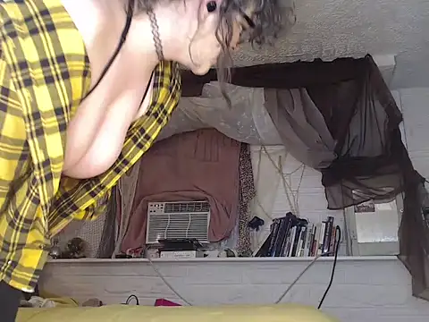 MaxiMillz Show in webcam