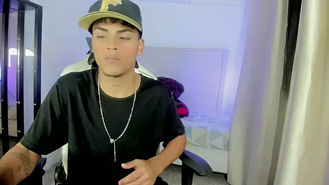 Chat +18 de Angel_foxc_ ao vivo