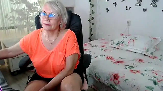 Ghertrude52 Show in webcam