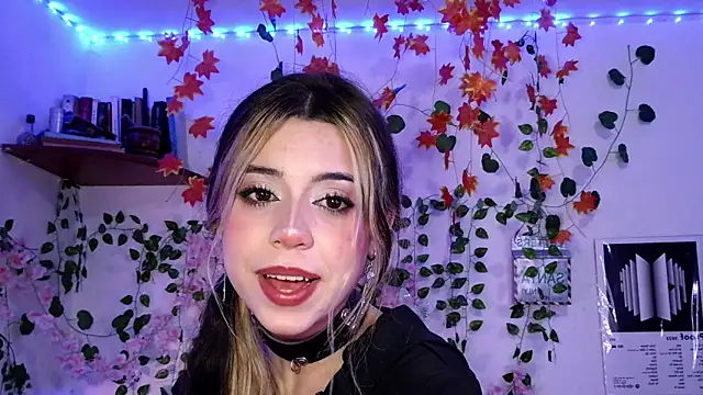 Chat XXX ao vivo de Kittyuwu_