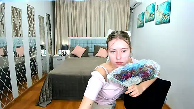 RosaTiny's Live XXX Chat