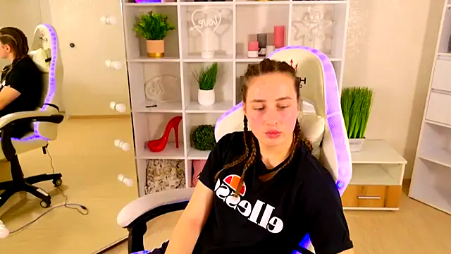 NadinnL élő XXX-chatje
