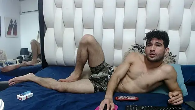 Show modela aaron_jones_1 na web-kameri