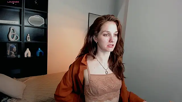 MirandaGlow élő XXX-chatje