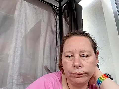 Chatroom XXX en direct de Jahudka47