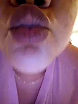 Chatroom XXX en direct de honeeyyy_pot
