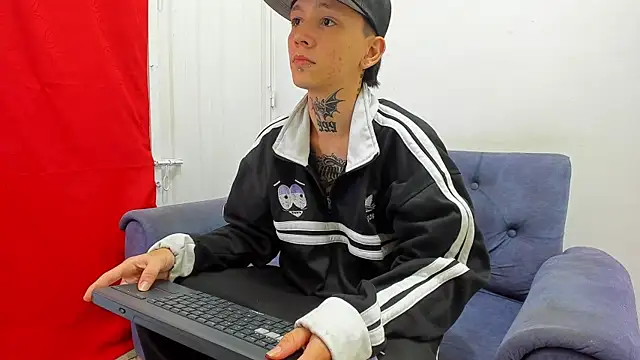 StraightBoy_NickのライブXXXチャット