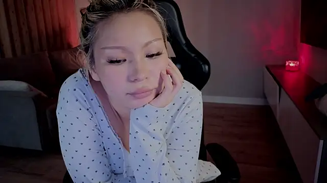 دردشة RileyMee الجنسية المباشرة