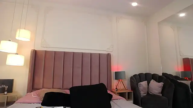 LiaTrainorのライブXXXチャット