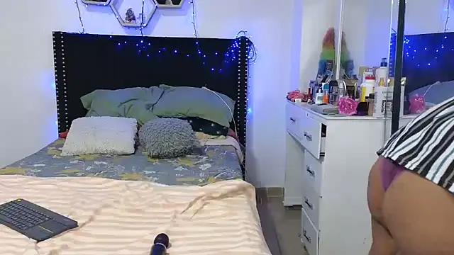XXX chat uživo modela charlotte_077