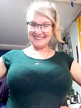 Chat +18 de irinamaux ao vivo
