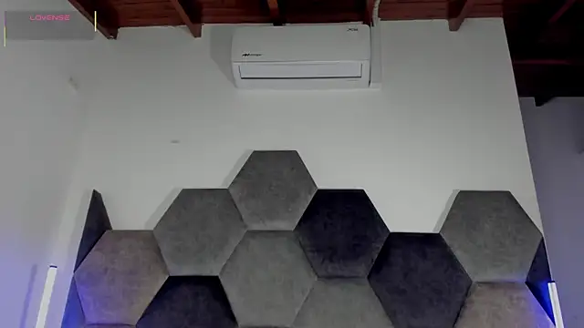 Latrellx7 webkamerás műsora