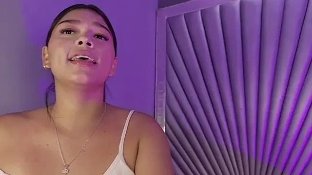 Chat +18 de HatsaJones ao vivo