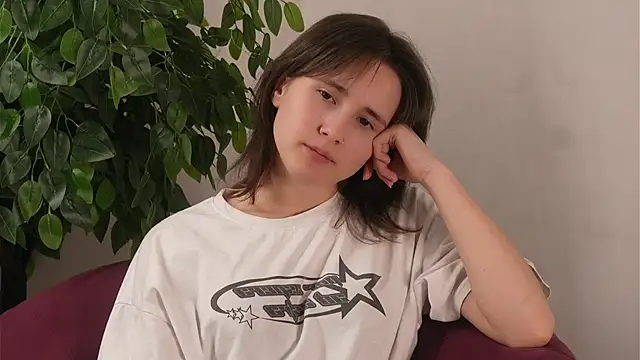 HelaineShoe's Live XXX Chat
