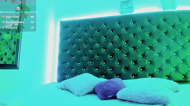 BellaRoge's Live XXX Chat