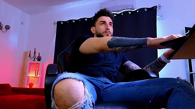 MightyAaron66 Chat XXX in diretta