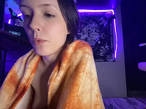 Thedeepwebcutie élő XXX-chatje