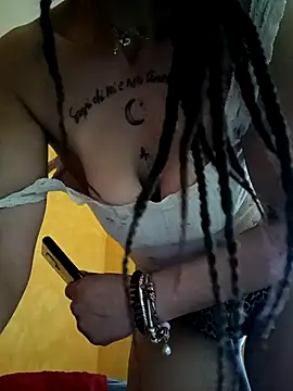 LunaVera live XXX chat