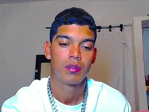 theMyke101 Show in webcam