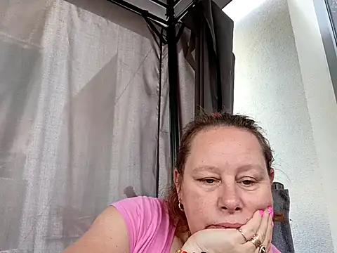 Show modela Jahudka47 na web-kameri