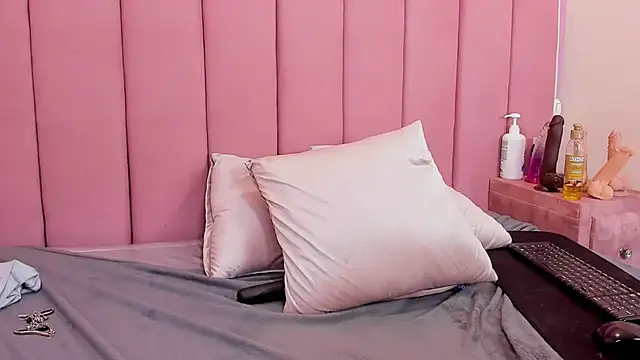 XXX chat uživo modela Zoehoney_hl
