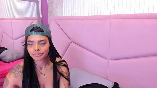 EmmaEbony_ Chat XXX live