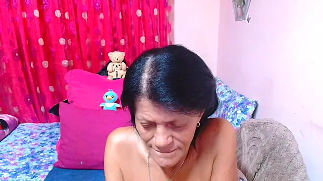 SLUTTYROXY élő XXX-chatje