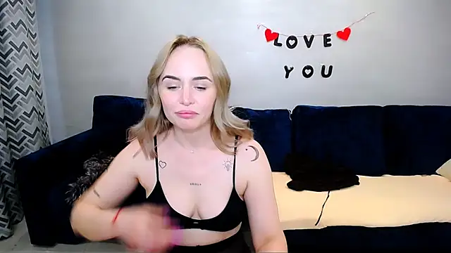 LiluMoon__'s Live XXX Chat