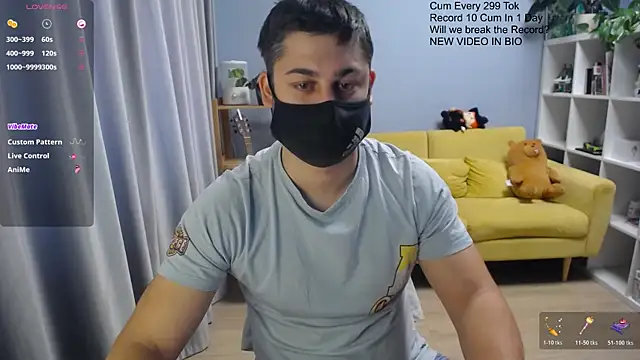 Tomguys live XXX chat