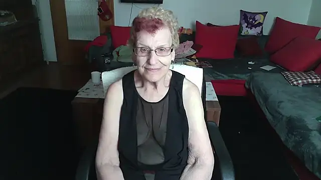 دردشة HeisseomaOriginal الجنسية المباشرة