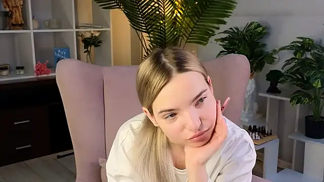 Онлайн чат XXX RosannPritchard