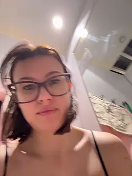Chat +18 de RinaCat ao vivo