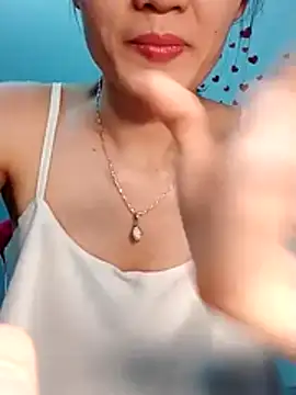 Hinna_x live XXX chat